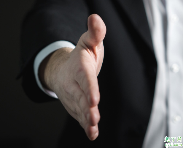 面试完送到门口是不是就没戏了 面试等通知是不是凉了