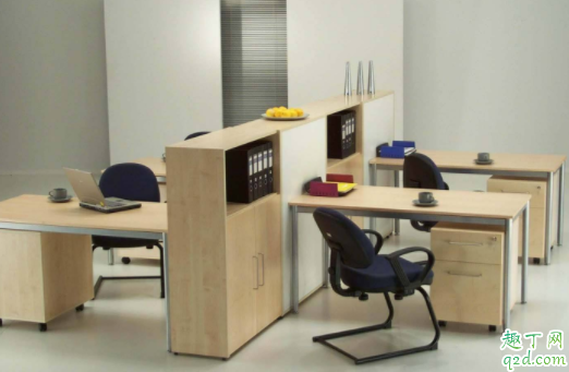 在公司发现工作没有意义怎么办 工作内容没兴趣但是薪水高要不要辞职