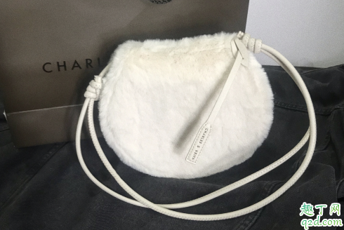 小ck2019秋冬新品毛绒包在哪买 小ck毛绒包多少钱