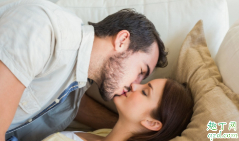 接吻吸舌头代表什么 怎么样接吻才不尴尬