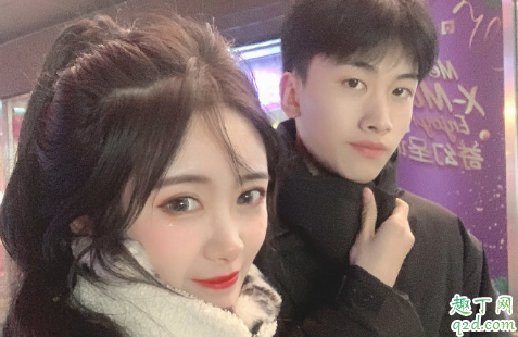 男朋友躺在旁边身体热是怎么回事 男朋友压在我身上说忍不住了怎么办