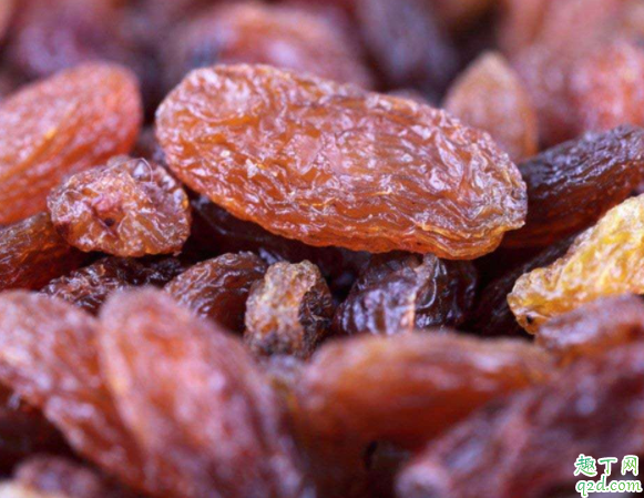 金毛两个月可以喂零食吗 金毛犬禁忌吃什么