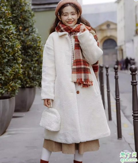 羊羔毛外套怎么搭配显瘦又好看 羊羔毛外套2019冬季最火搭配技巧