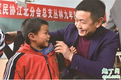 外地打拼把孩子留在老家好吗 孩子留给老人带有什么弊端