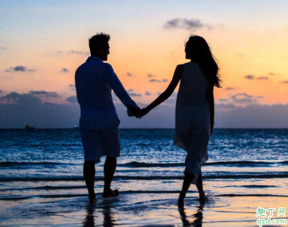 女生喝你喝过的水说明什么 女生喝我喝过的水是喜欢我吗