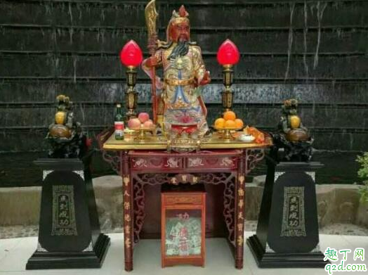 武财神放在大门两侧可以么 武财神一定要面向大门吗