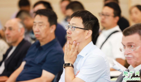 被领导说有个性是好是坏 老板说我个性强是什么意思