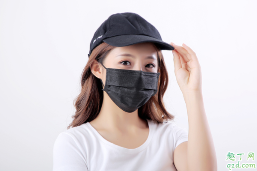 口罩铁丝在上还是在下 口罩铁丝可以折吗