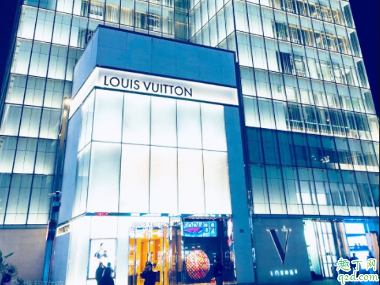 杭州湖滨银泰在哪个区 杭州湖滨银泰几点开门