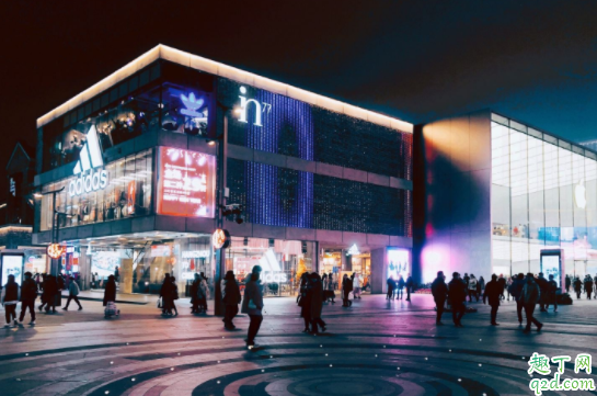 杭州湖滨银泰在哪个区 杭州湖滨银泰几点开门