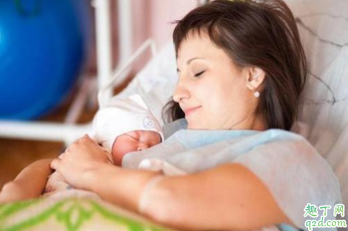 产妇感染新型冠状病毒还能母乳喂养吗 母乳喂养会传染新型冠状病毒吗