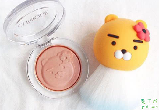 倩碧kakaofriends联名腮红有哪些色号 倩碧联名小雏菊腮红试色