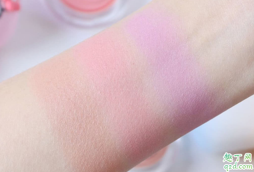 倩碧kakaofriends联名腮红有哪些色号 倩碧联名小雏菊腮红试色