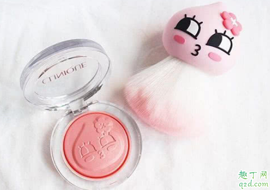 倩碧kakaofriends联名腮红有哪些色号 倩碧联名小雏菊腮红试色