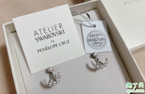 爱的迫降尹世莉月亮耳钉项链什么牌子 孙艺珍同款耳钉项链多少钱
