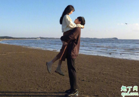 谈恋爱同居好还是不同居好 谈恋爱住一起好吗