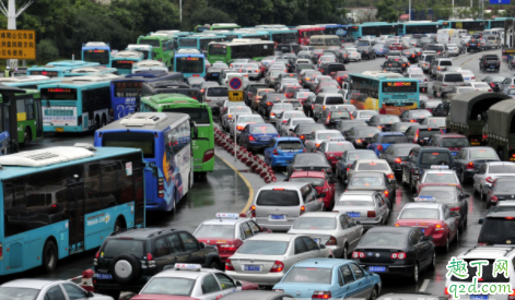 自动变速箱挂D档等红会损坏变速箱吗 等红灯怎么操作不会损坏变速器