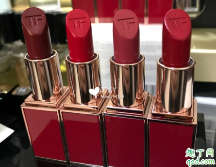 TF红管08好看吗 TF2020新年限定红管08口红试色