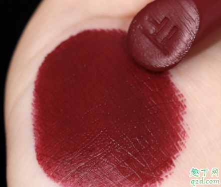 TF红管08好看吗 TF2020新年限定红管08口红试色