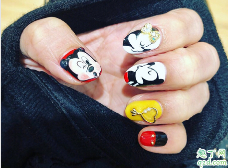元旦美甲图片2020新款式最流行 2020最火ins风开年美甲推荐