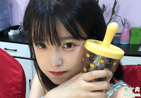 女生说好想吃宵夜怎么回复 晚上聊天女生说饿了要点外卖吗