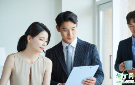 事业上升应该为另一半放弃工作吗 女性工作和爱情之间如何取舍