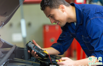 汽车蓄电池自己换可以省多少钱 自己换汽车蓄电池的步骤