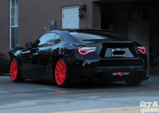 汽车轮毂喷漆好还是烤漆好 轮胎改色用自喷漆行吗