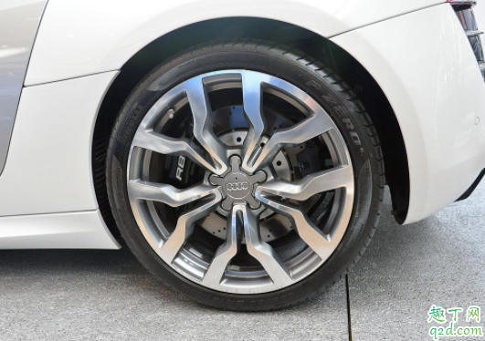 汽车轮毂喷漆好还是烤漆好 轮胎改色用自喷漆行吗