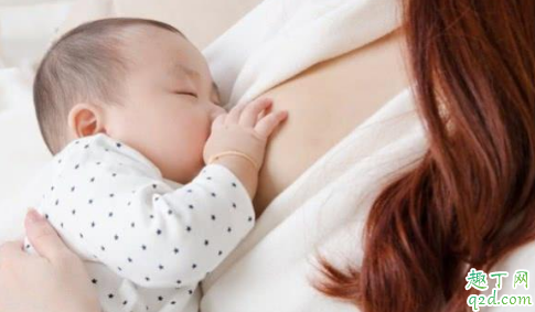 乳房软趴趴的是奶水不足吗 乳房软趴趴没有弹性怎么回事