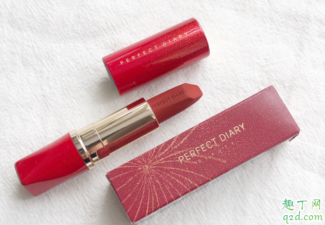 完美日记116适合黄皮吗 完美日记2020新年限定116口红试色