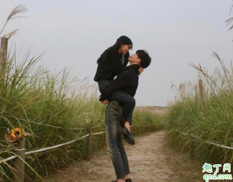 刚谈恋爱的男生应该做些什么 男生刚谈恋爱要注意什么