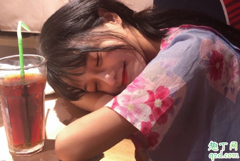 女生什么表现想让你抱她 什么女生心里想你却不和你联系