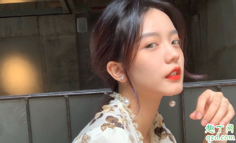 经常跟异性聊暖味信息是什么心态 和很久不聊天的异性暧昧怎么开口