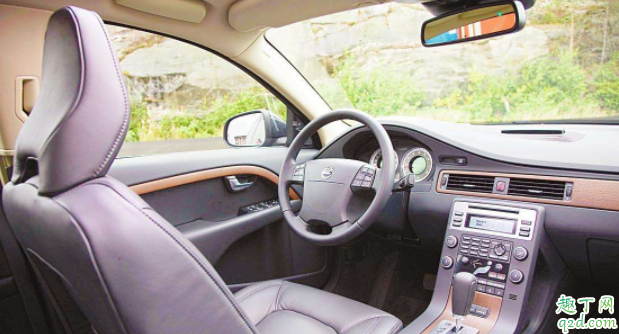 如何清洁方向盘的汗渍 真皮方向盘有汗渍发粘怎么办