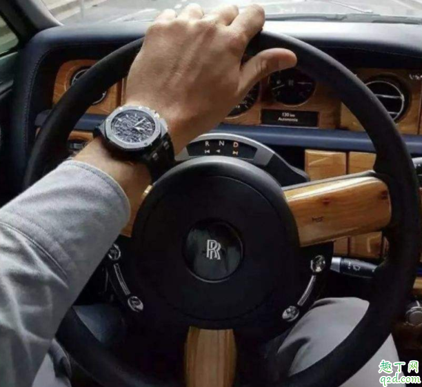 如何清洁方向盘的汗渍 真皮方向盘有汗渍发粘怎么办