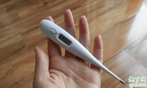 小孩量肛门温度多少正常 宝宝不让量体温有什么办法