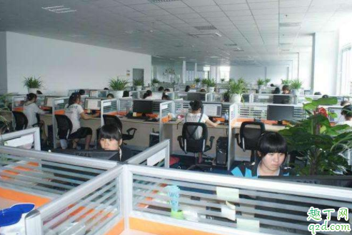 毕业生第一次上班要注意什么 职场新人要完全听话吗