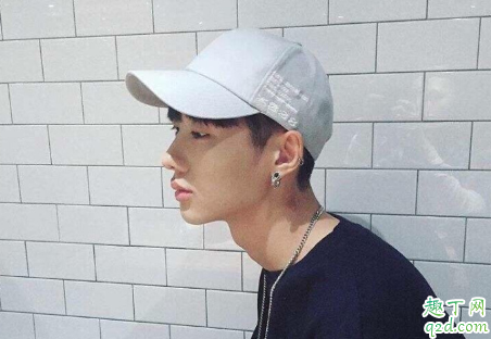 男友一有机会就动手动脚怎么办 男生谈恋爱后越来越色正常吗