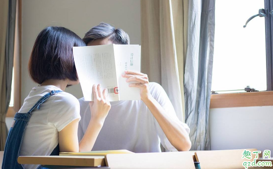 女生与男生交往谁吃亏 恋爱的时候男女到底应该怎么出钱