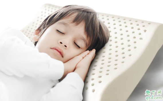 脏了的乳胶枕怎么洗好 清洗乳胶枕需注意哪些事项