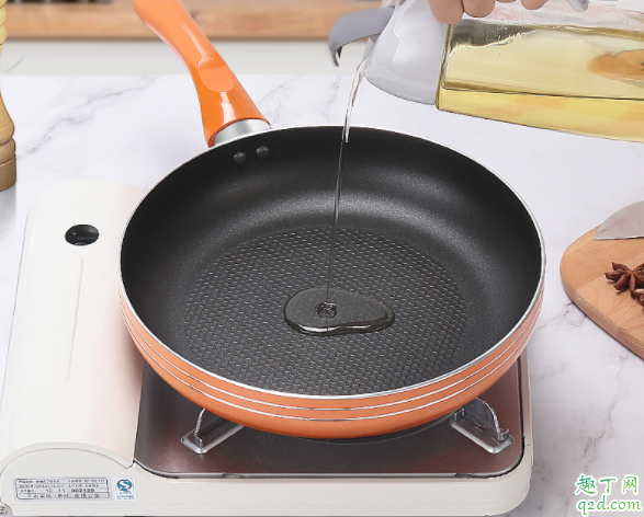 不粘锅涂层是不是有毒 不粘锅涂层掉了还能用吗