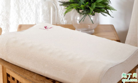 乳胶枕有异味正常吗 乳胶枕头有味道怎么散