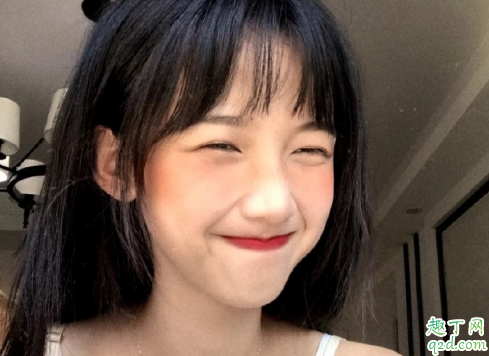 二嫂app二维码分享 二嫂直播邀请码免费共享账号