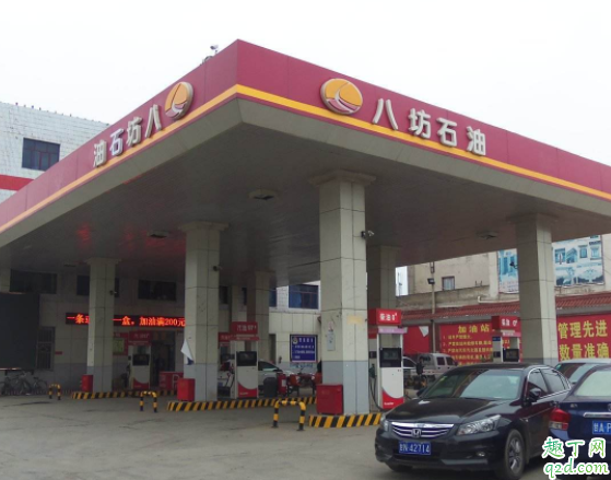 汽车在加油站加油要不要熄火 为什么汽车在加油站要熄火