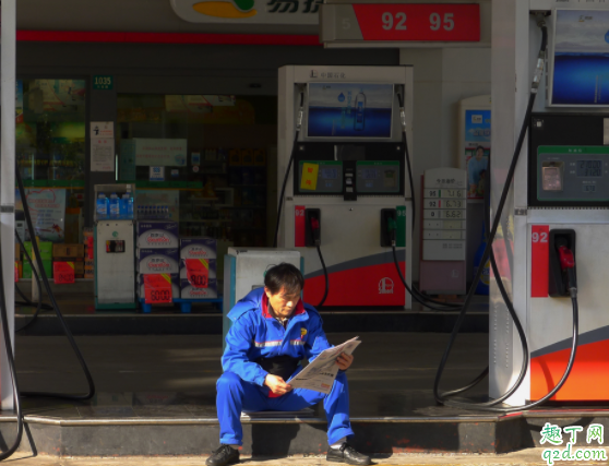 汽车在加油站加油要不要熄火 为什么汽车在加油站要熄火