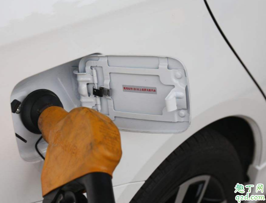 汽车加油跳枪还能加多少 汽车加油加到跳枪还能加吗