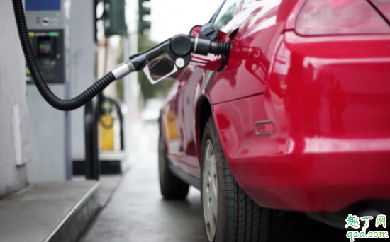 汽车加油跳枪还能加多少 汽车加油加到跳枪还能加吗