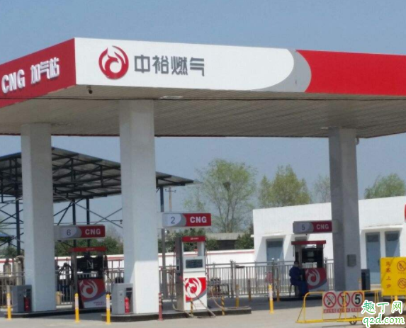 汽车加油时要下车吗 为什么汽车加天然气要下车