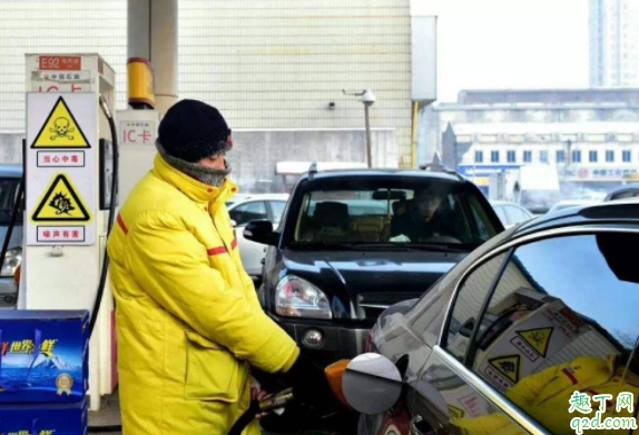 汽车加油时要下车吗 为什么汽车加天然气要下车